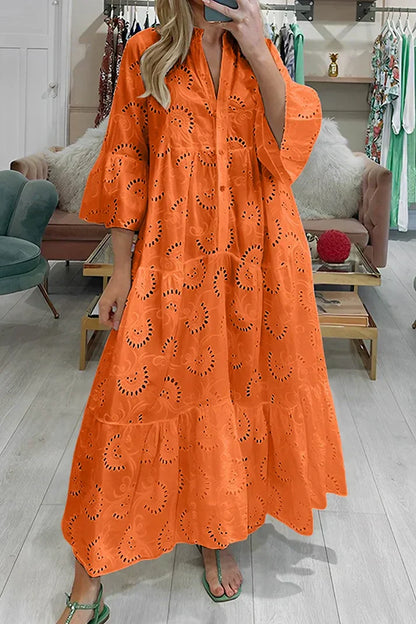 WW | Elegantes Kleid mit Bestickten Ösen