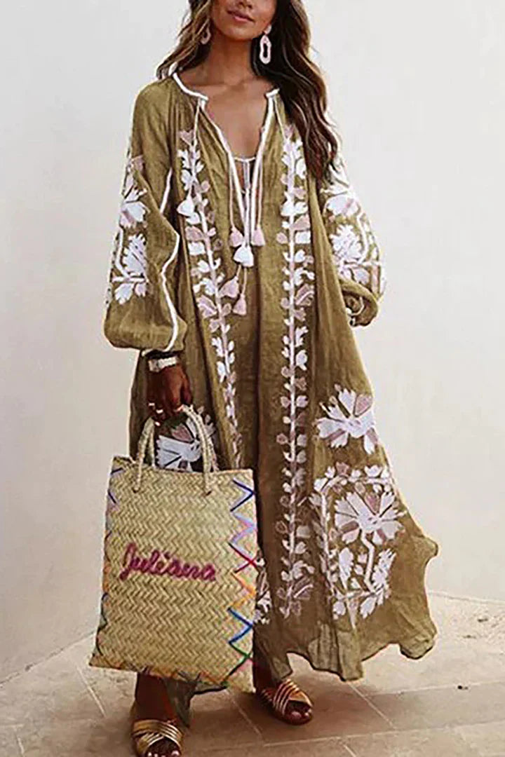 Nelia – Boho Kleid mit Blumenmuster für den Sommer