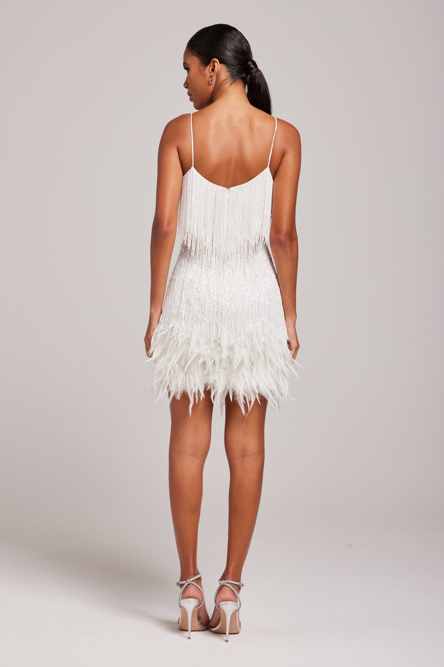 ARIA KURZES KLEID MIT FRANSEN