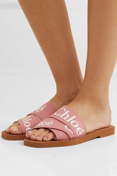 Flache Sandalen von Woody - Lässiger Luxus für den Sommer