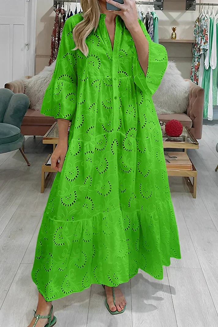 WW | Elegantes Kleid mit Bestickten Ösen