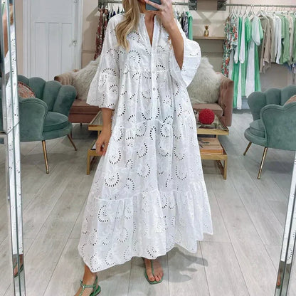 WW | Elegantes Kleid mit Bestickten Ösen