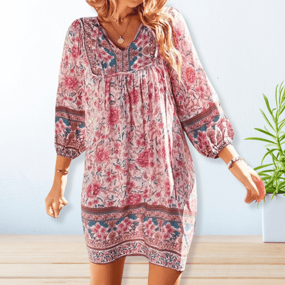 Celina | Boho Mini Sommerkleid mit V-Ausschnitt, Blumenmuster & Weiten Ärmeln – Luftig, Leicht & Feminin